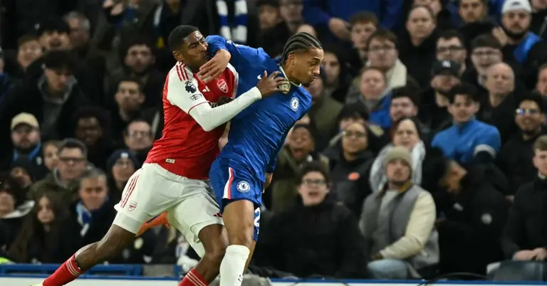 প্রিমিয়ার লিগে আর্সেনাল এবং চেলসি ম্যাচের একটি মুহূর্ত